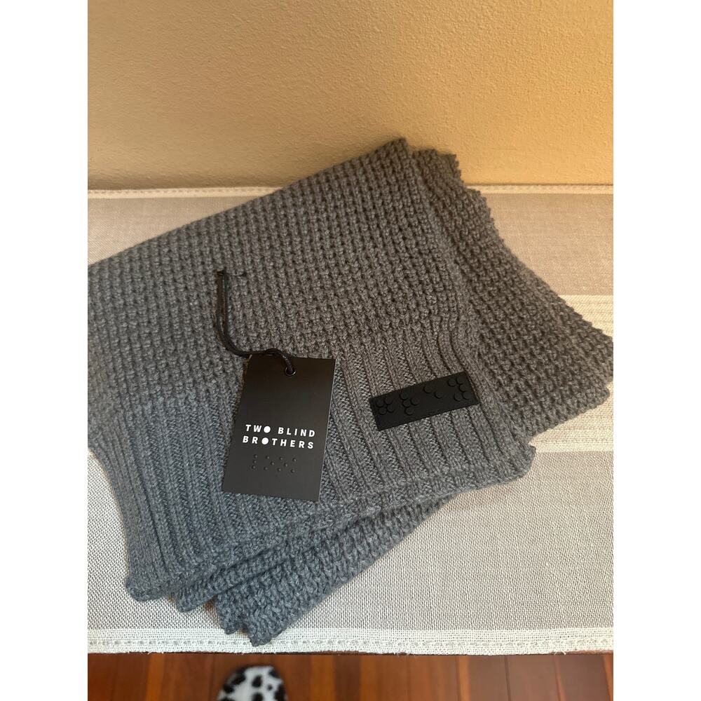 Two Blind Brothers Unisex Waffle Knit Scarf in Grey NWT
